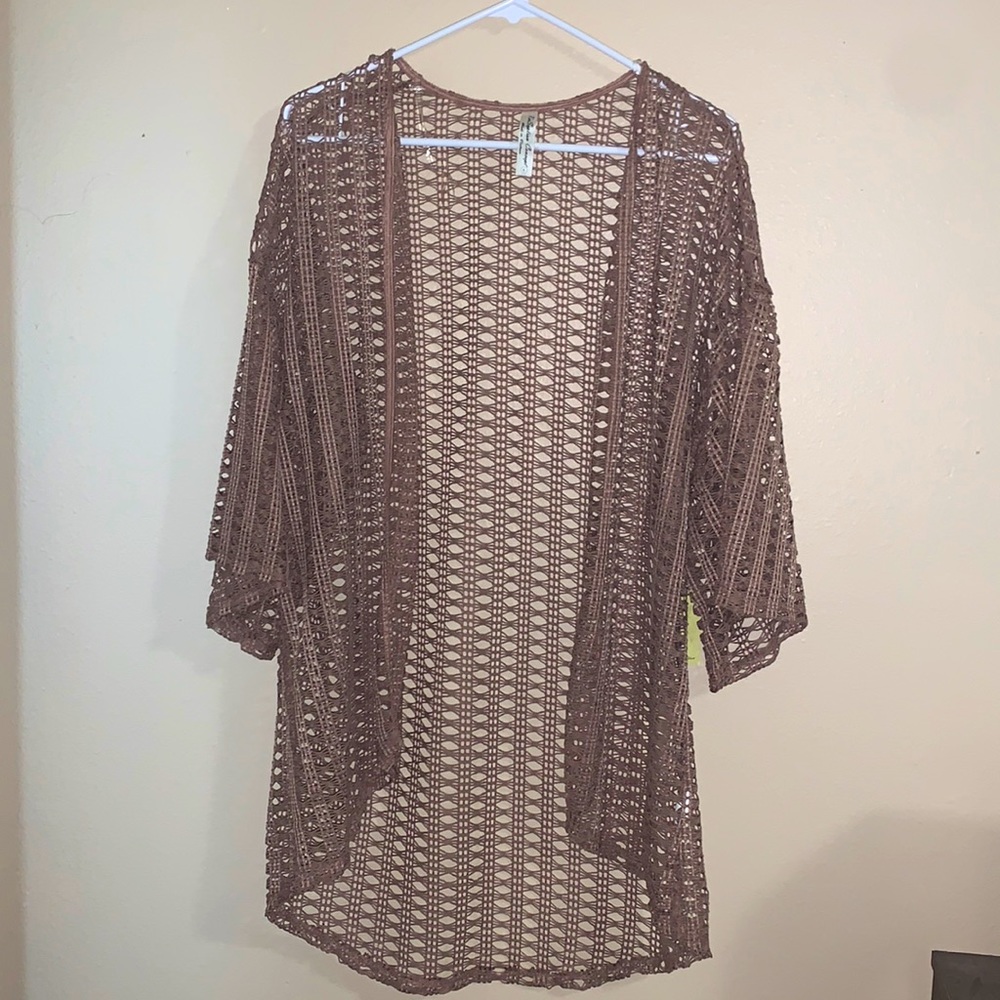 New with tags kimono cardigan Size LG taupe/mauve